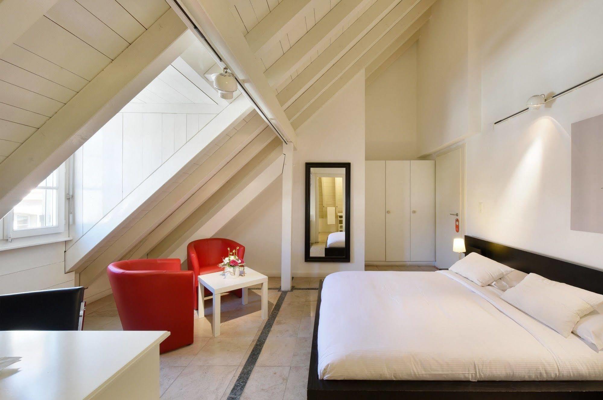 L'Hotel By Hostellerie Du Chateau Rolle Buitenkant foto